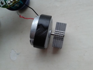 Small motor, for rumble feature